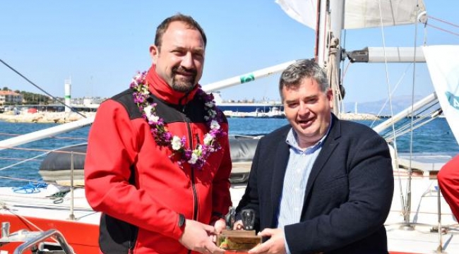 'Gelecek için Yelken Açıyoruz' ekibine Çeşme'de bandolu karşılama