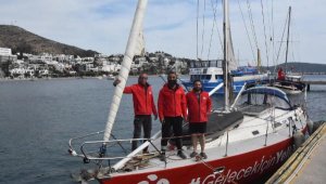 İklim değişikliği farkındalığı için 14 gündür denizdeler