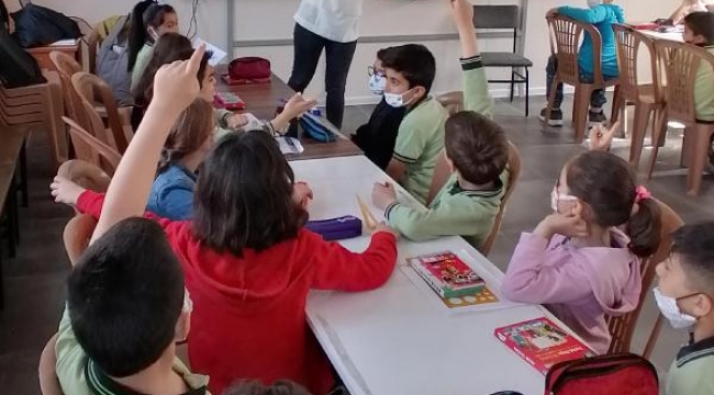 İzmir Ekonomi'den çocuklar için 'Hayat Akademisi'