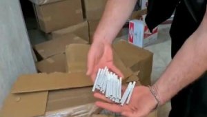 İzmir'de 'kaçak sigara' operasyonu: 2 gözaltı