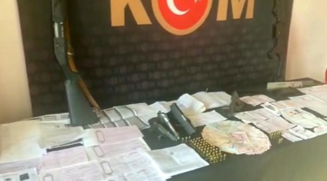 İzmir'de tefeci operasyonu: 9 gözaltı
