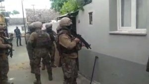 İzmir'de uyuşturucu operasyonu: 69 gözaltı