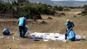 Jeopark alanına dökülen çöpler tepkiye neden oldu