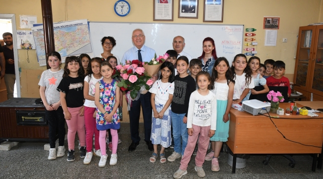 Karabağlarlı gönüllü öğrencilerden Kavacık'ta anlamlı proje