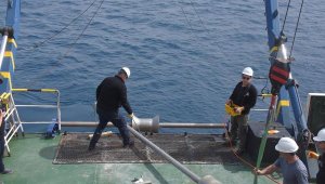 Kuşadası Körfezi'ni kesen tüm faylar görüntülendi