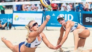 Kuşadası'nda plaj voleybolu için geri sayım