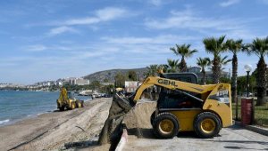 Kuşadası'nda plajlar yaz sezonuna hazırlanıyor