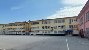 Manisa'da 38 öğrenci hastaneye kaldırıldı