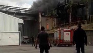 Manisa'da plastik fabrikasındaki yangın korkuttu