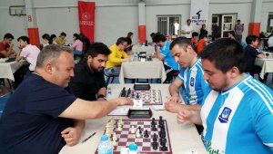 Manisa'da satrancın şampiyonu Yunusemre Belediyespor oldu
