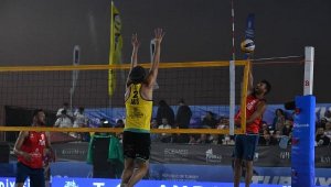 Milliler, plaj voleybolunda ilk 18'e kaldı