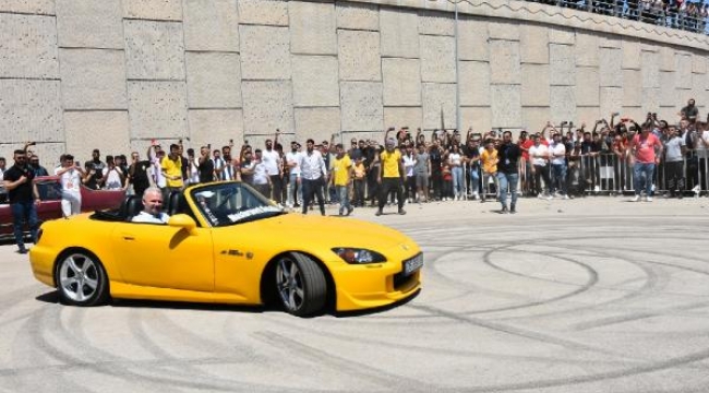 Modifiyeli araç tutkunları Menemen'de buluştu