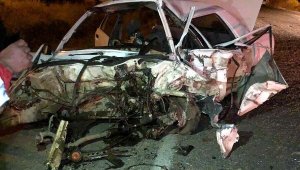 Muğla'da otomobil ile kamyonet çarpıştı: 1 ölü, 3 yaralı