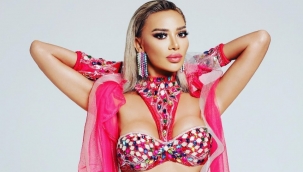 Oryantal Didem, sokakta kıyafetlerini sattı