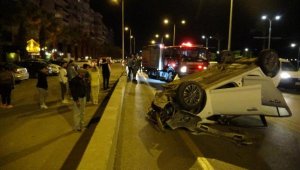 Sahil Bulvarı'nda otomobil takla attı: 4 yaralı