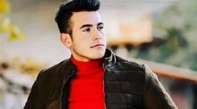 Şakalaştığı arkadaşını alnından vurarak öldürdü