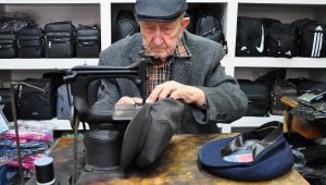'Şapkacı Fethi', 87 yaşında şapka dikiyor