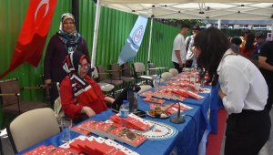 Serebral Palsili Büşra, okuma azmiyle örnek oluyor