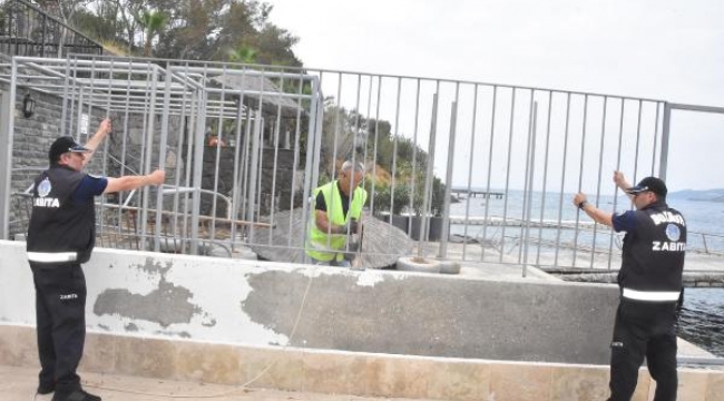 Site yönetiminin demir korkuluklarla kapattığı sahil, tekrar halka açıldı