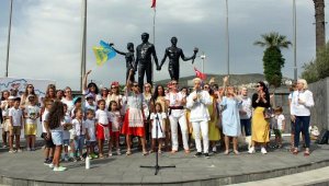 Ukraynalılar Vişivanka Günü'nü buruk kutladı