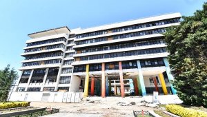 Ve İzmir Büyükşehir Belediyesi binası yıkılıyor