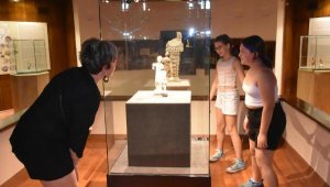 Afrodit'in biri 2 bin 500, diğeri 2 bin yıllık