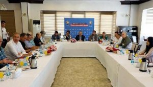 AK Parti İzmir İl Başkanı Sürekli, partiye emeği geçenlerle buluştu