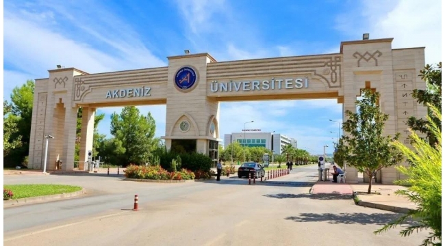 Akdeniz Üniversitesi'ndeki kaset skandalında eski rektöre beraat