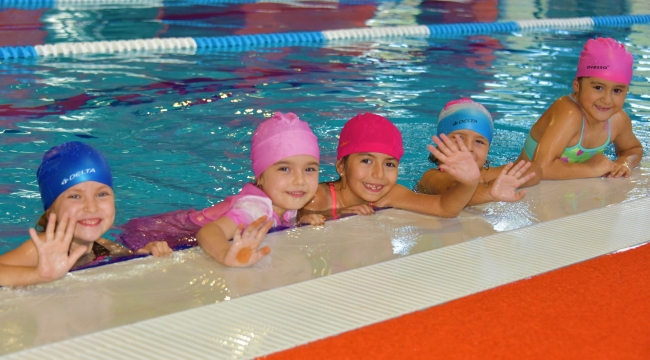 Aliağa Gençlik Merkezi'nde yaz dönemi yüzme kursları başlıyor