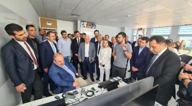 Bakan Varank: CHP'li belediyeleri de destekliyoruz