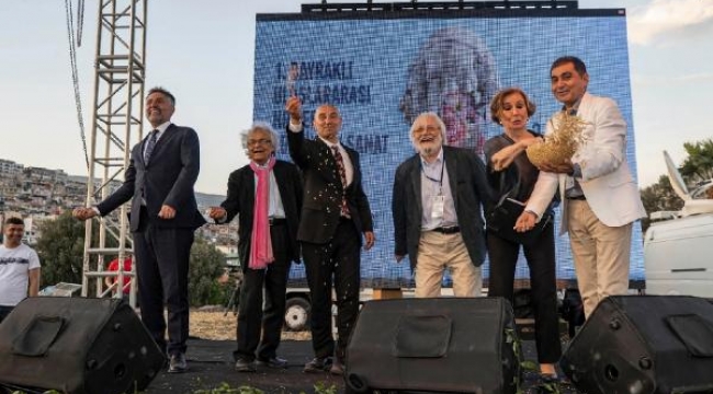 Bayraklı 1'inci Uluslararası Homeros Festivali'ne görkemli açılış