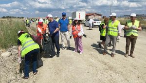 Bolayır sahilinde 250 torba atık toplandı
