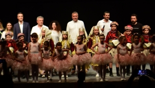 Bornova Belediyesi kursiyerleri sahne heyecanı yaşadı