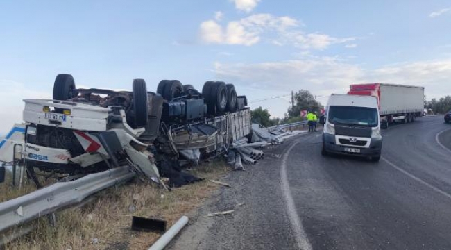 Çanakkale'de devrilen kamyonun sürücüsü öldü