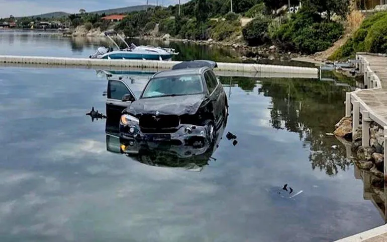 Çeşme'de sır olay! Kaza yaptı cesedi başka yerde bulundu