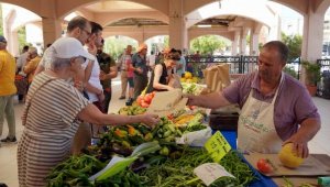 Çeşme'de plastik atıksız üretici pazarı