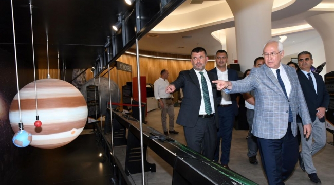 CHP heyeti, Karabağlar Belediyesi'nin projelerini yerinde inceledi