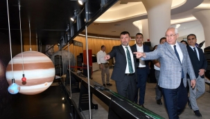 CHP heyeti, Karabağlar Belediyesi'nin projelerini yerinde inceledi