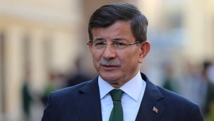 Davutoğlu, Diyarbakır'da konuştu, Suriye'ye operasyonu eleştirdi