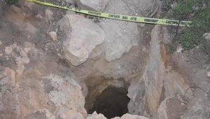 Define aramak için kazdığı çukura düşerek hayatını kaybetti