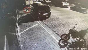 Deprem anı güvenlik kamerasında