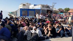 Dikili açıklarında 100 kaçak göçmen yakalandı
