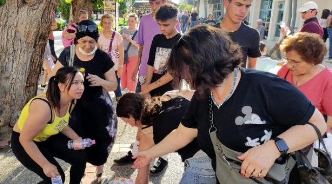 Diyaliz hastası kız 'siz de olmayın' diye su dağıttı