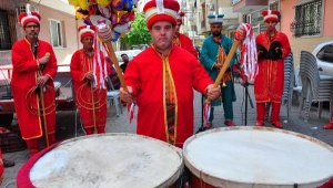 Down sendromlu Ümit, mehteran takımını yönetiyor