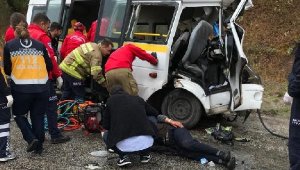 Düğün yolunda katliam gibi kaza: 8 ölü, 10 yaralı