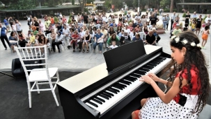 Dünya Müzik Günü'nde kursiyerler sahne aldı, genç yeteneklerden özel konser