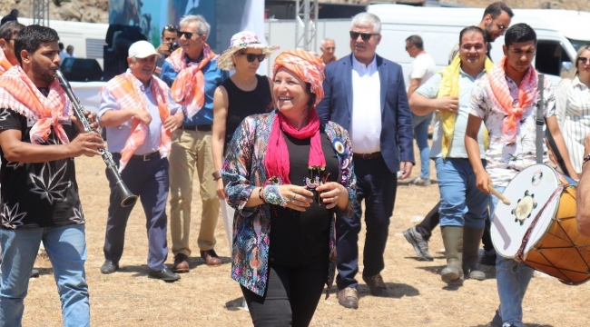 Efe başkan, Karaburun dağlarında kırkım şenliği düzenledi