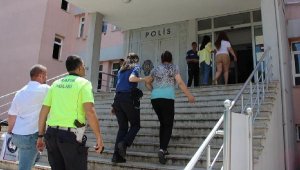 Gelibolu'da masaj salonlarına 'fuhuş' baskını