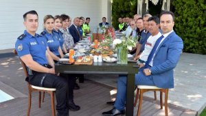 İzmir İl Emniyet Müdürü Şahne, Güzelbahçe'de muhtarlarla buluştu