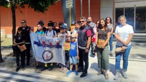 İzmir polisinden Torbalı'daki dezavantajlı çocuklar için kültür gezisi